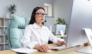 Có nên thi thử IELTS Online bằng máy tính tại nhà không?