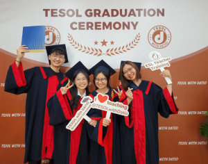Hình ảnh chụp tốt nghiệp học viên tại trung tâm học TESOL DATIO