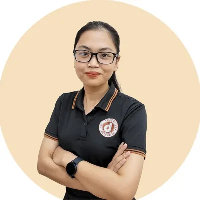 Ms Hiền - Tốt nghiệp loại xuất sắc chuyên ngành Sư Phạm Anh tại Đại học Sư Phạm TP.HCM