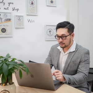 Hình ảnh thầy Đạt Datio nghiên cứu phương pháp Datio Error Mapping